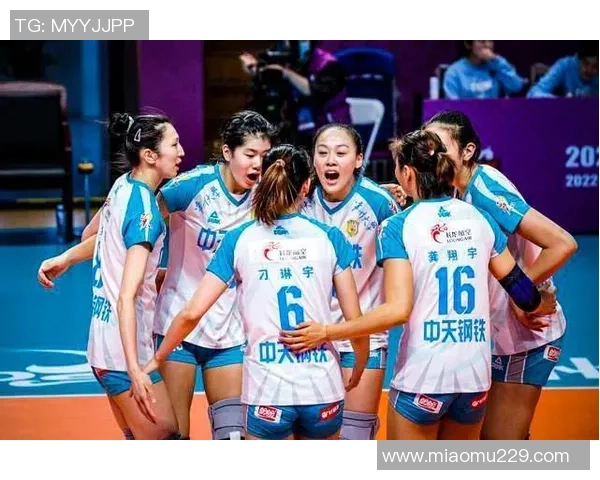 成都排球队以77分领跑精英赛积分榜展现强劲实力